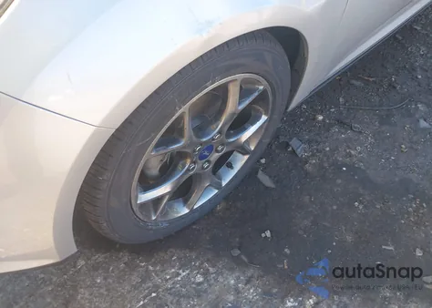 2014 Ford Focus Se z USA, uszkodzony, nr VIN 1FADP3K24EL202140